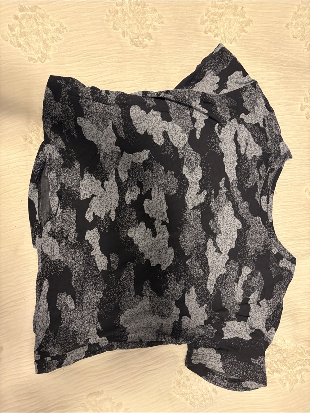 lululemon athletica Black & Gray Camo Cropped Tee
